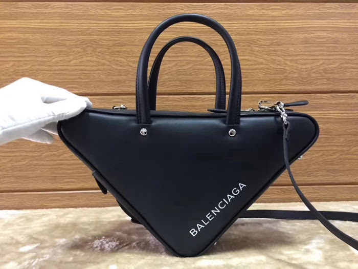 BALENCIAG巴黎世家 17秋冬 爆款三角包 原版進口皮 476975  BL1836